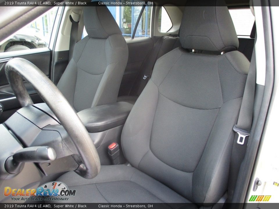 2019 Toyota RAV4 LE AWD Super White / Black Photo #28