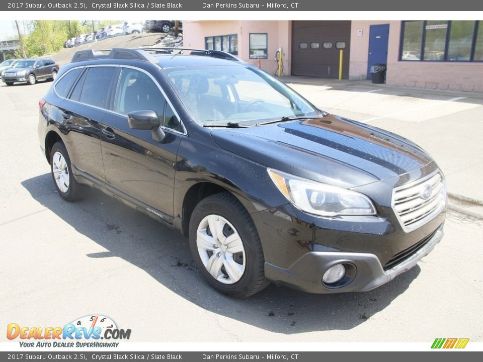 Front 3/4 View of 2017 Subaru Outback 2.5i Photo #3