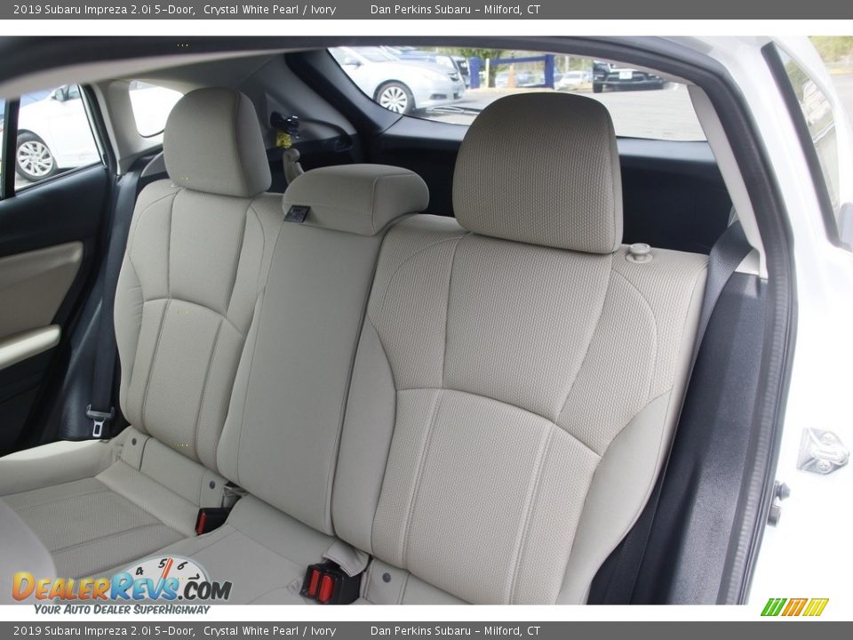 2019 Subaru Impreza 2.0i 5-Door Crystal White Pearl / Ivory Photo #12