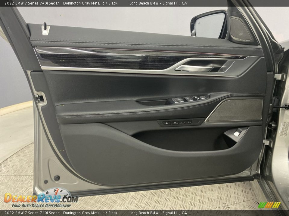 Door Panel of 2022 BMW 7 Series 740i Sedan Photo #7