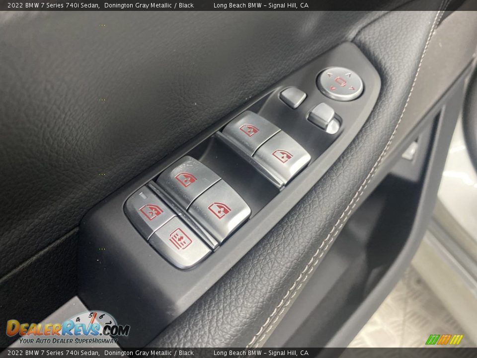 Controls of 2022 BMW 7 Series 740i Sedan Photo #8