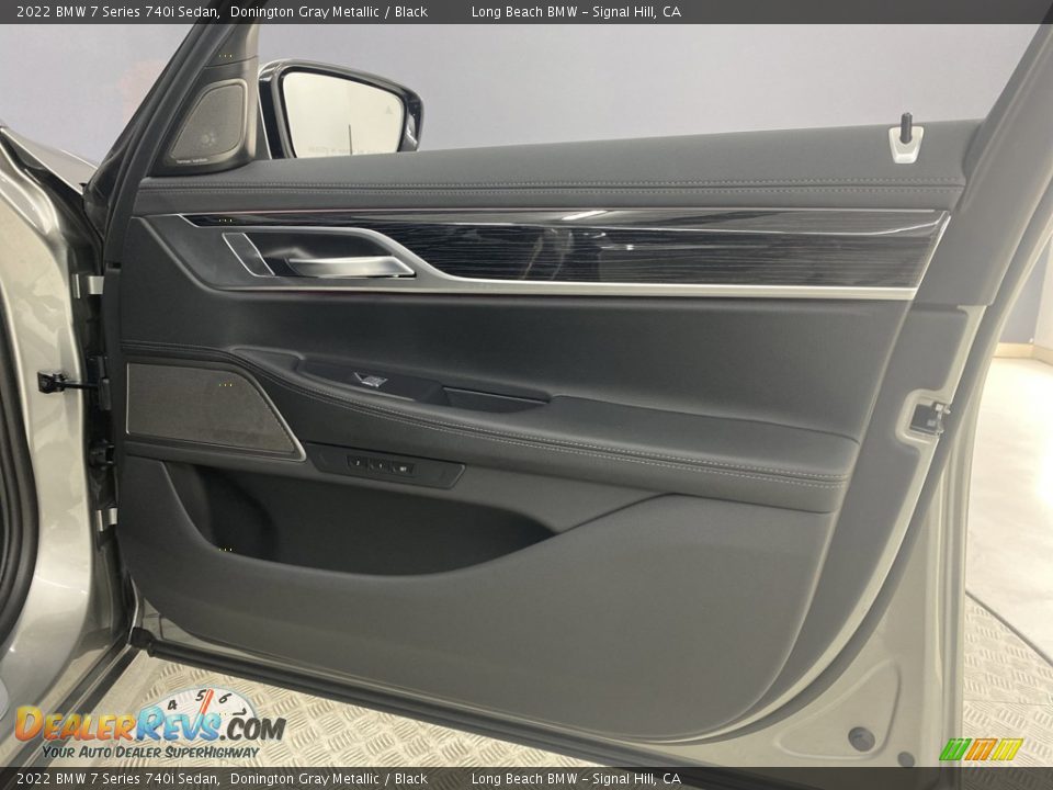 Door Panel of 2022 BMW 7 Series 740i Sedan Photo #26