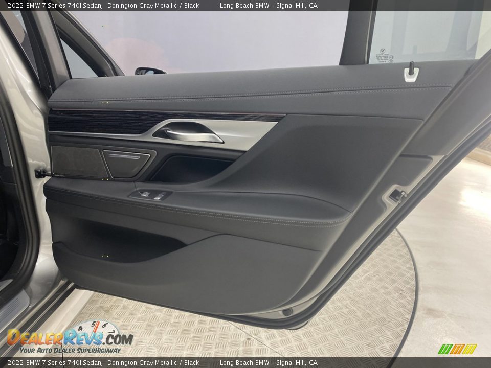 Door Panel of 2022 BMW 7 Series 740i Sedan Photo #29