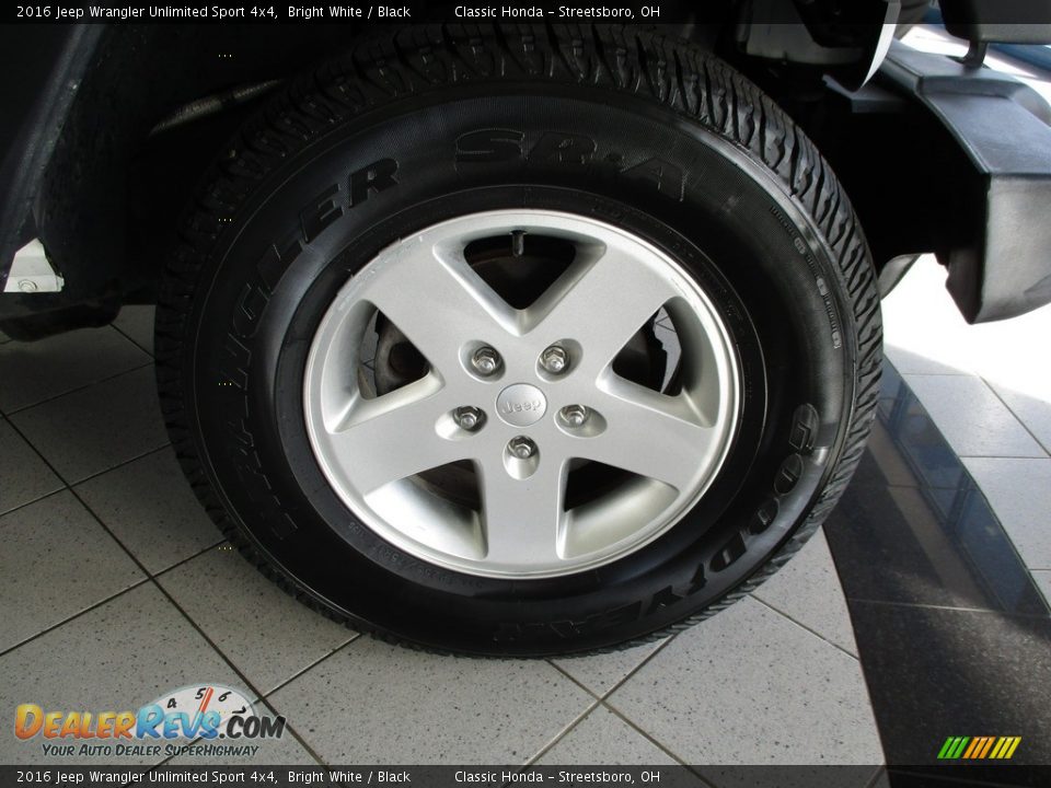 2016 Jeep Wrangler Unlimited Sport 4x4 Bright White / Black Photo #5