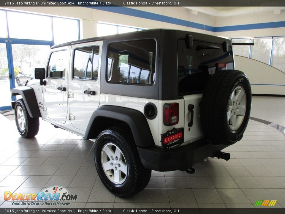 2016 Jeep Wrangler Unlimited Sport 4x4 Bright White / Black Photo #9