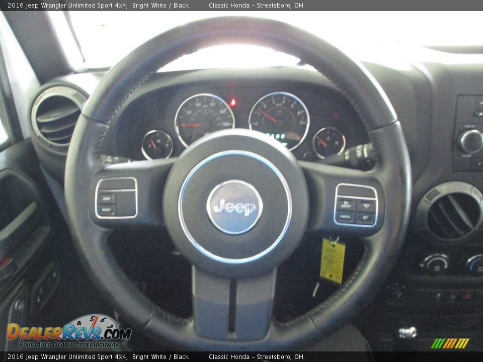 2016 Jeep Wrangler Unlimited Sport 4x4 Bright White / Black Photo #32
