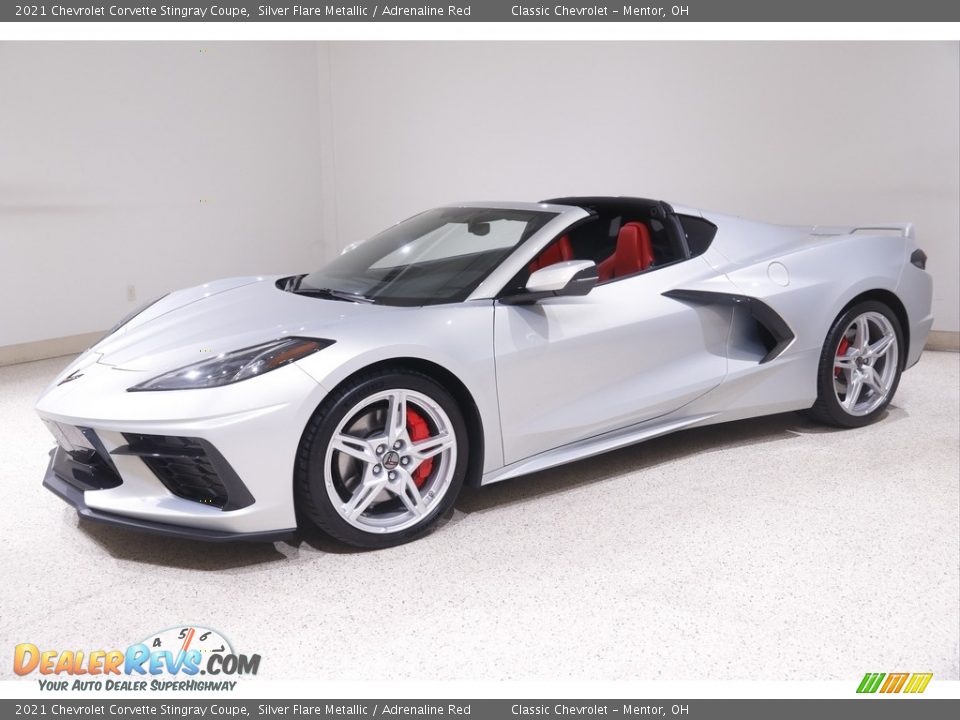 Front 3/4 View of 2021 Chevrolet Corvette Stingray Coupe Photo #3