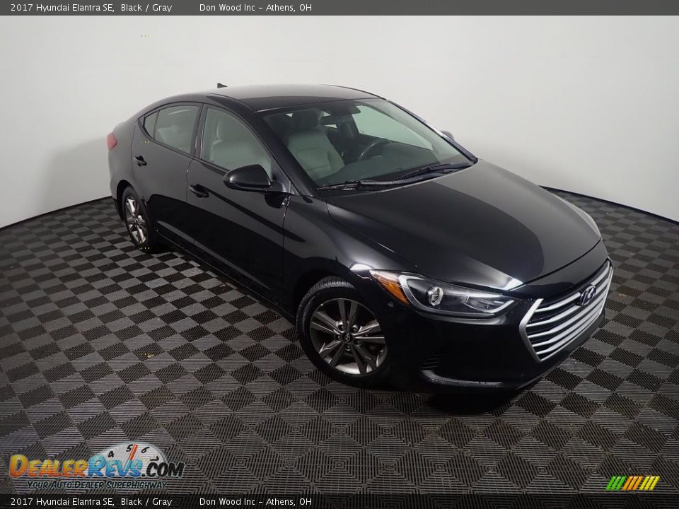 2017 Hyundai Elantra SE Black / Gray Photo #4