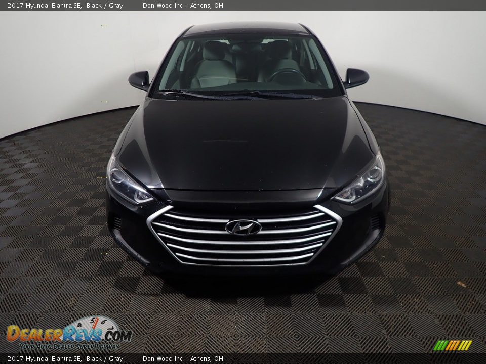 2017 Hyundai Elantra SE Black / Gray Photo #6