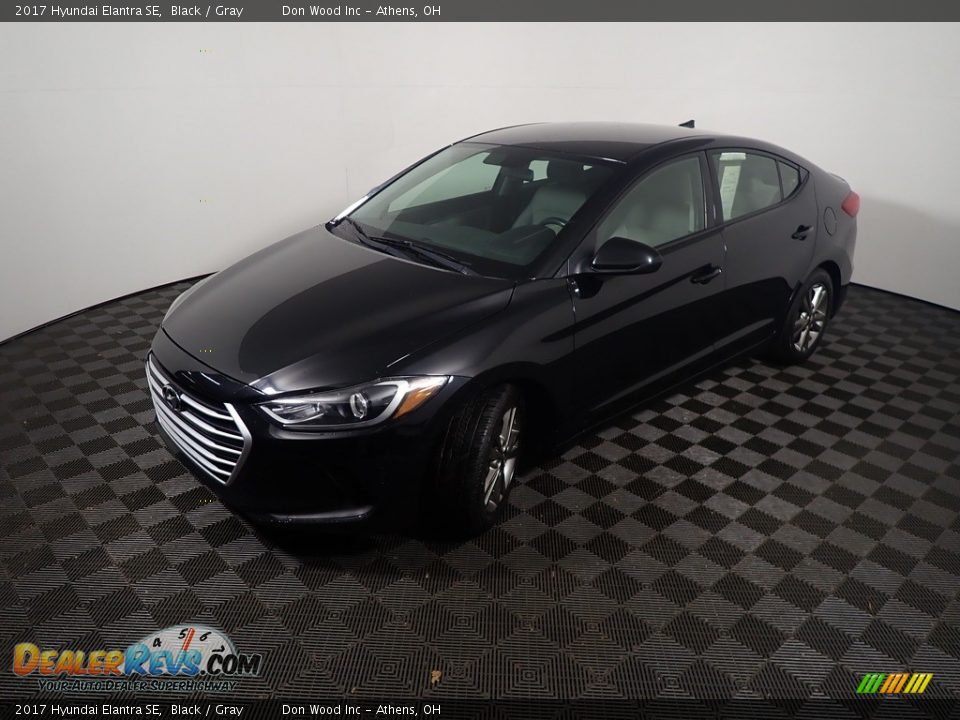 2017 Hyundai Elantra SE Black / Gray Photo #10