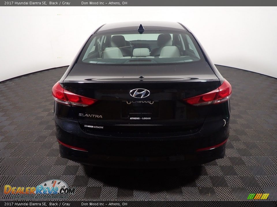 2017 Hyundai Elantra SE Black / Gray Photo #14