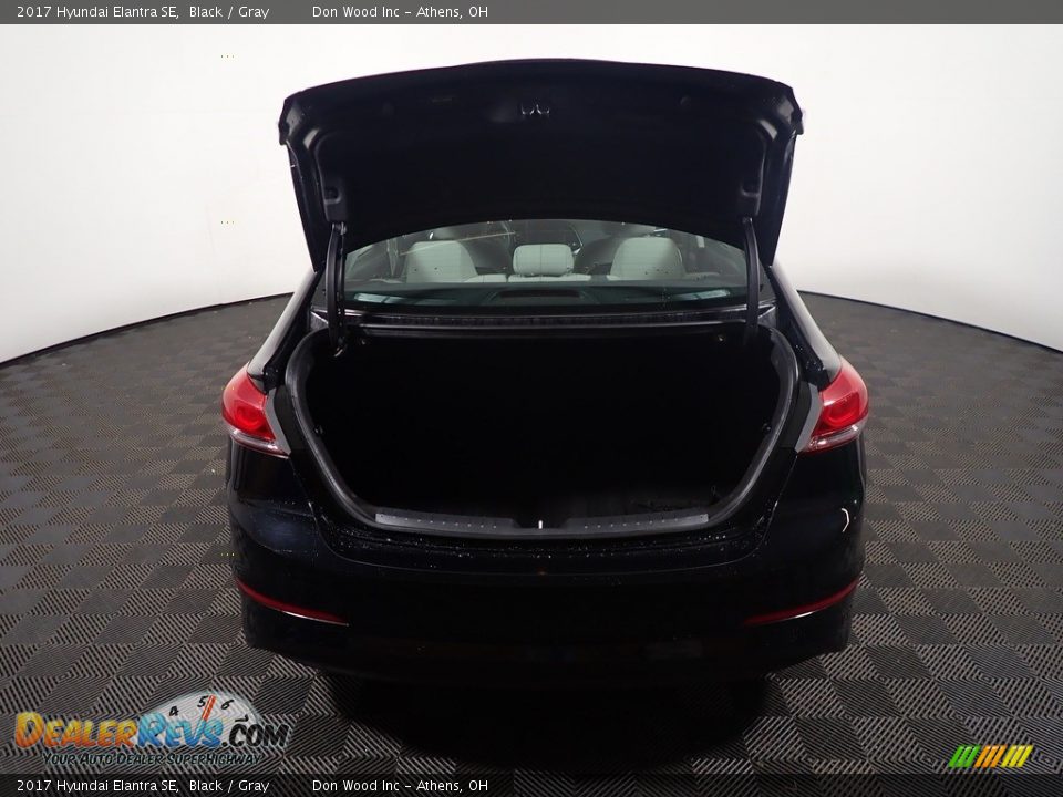 2017 Hyundai Elantra SE Black / Gray Photo #15