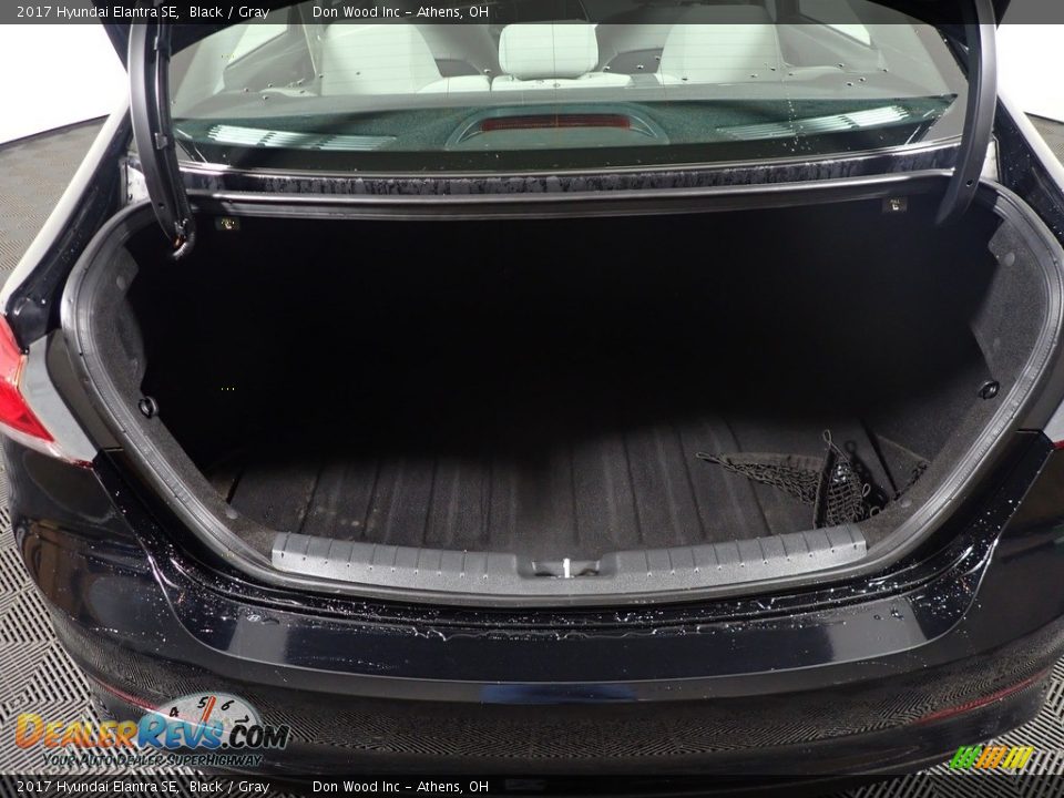 2017 Hyundai Elantra SE Black / Gray Photo #16