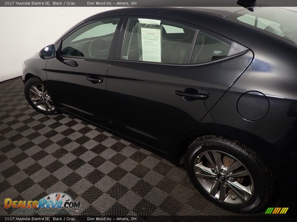 2017 Hyundai Elantra SE Black / Gray Photo #19