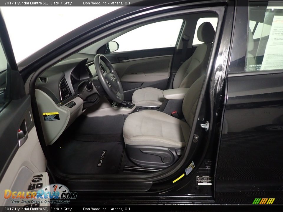 2017 Hyundai Elantra SE Black / Gray Photo #23