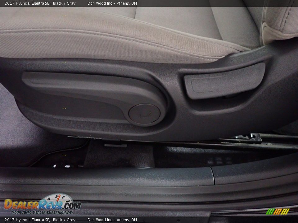 2017 Hyundai Elantra SE Black / Gray Photo #24