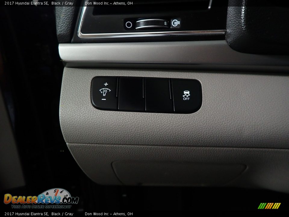 2017 Hyundai Elantra SE Black / Gray Photo #31