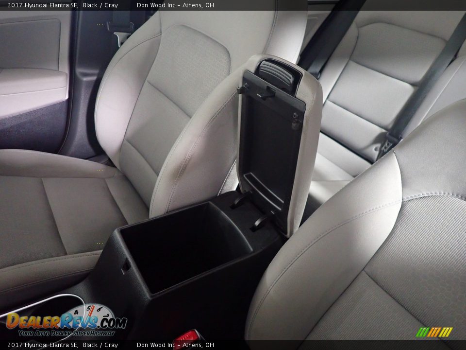 2017 Hyundai Elantra SE Black / Gray Photo #33