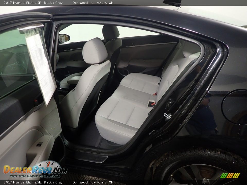 2017 Hyundai Elantra SE Black / Gray Photo #35