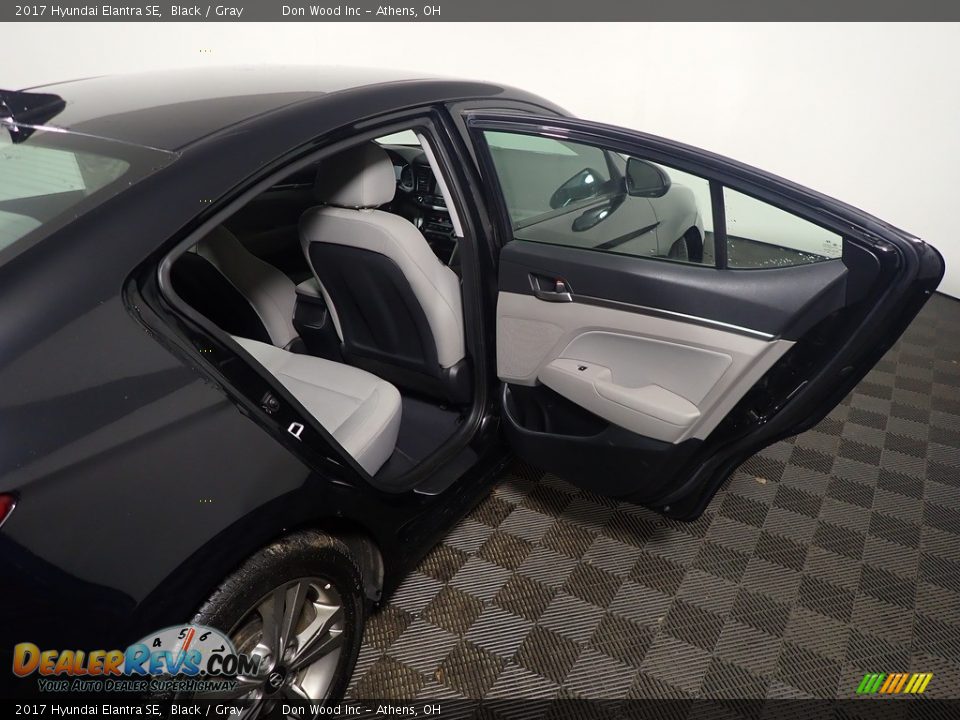 2017 Hyundai Elantra SE Black / Gray Photo #36