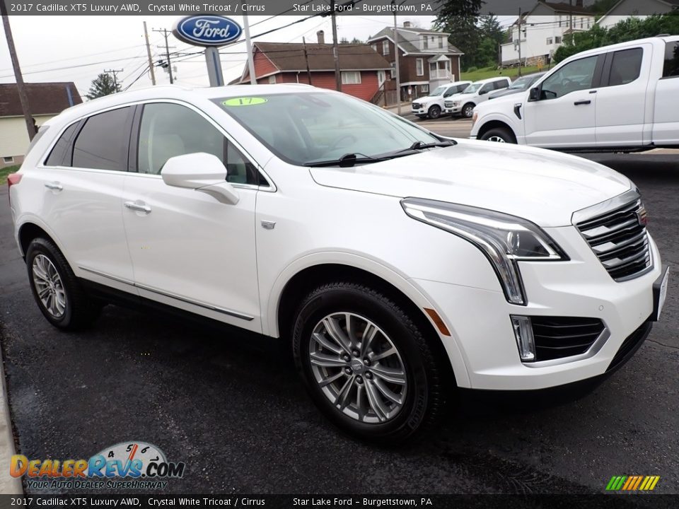 2017 Cadillac XT5 Luxury AWD Crystal White Tricoat / Cirrus Photo #8