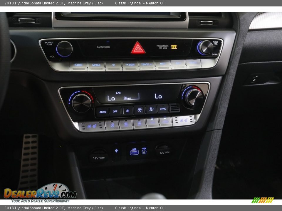 Controls of 2018 Hyundai Sonata Limited 2.0T Photo #14