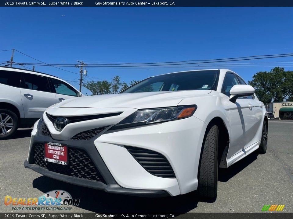 2019 Toyota Camry SE Super White / Black Photo #3