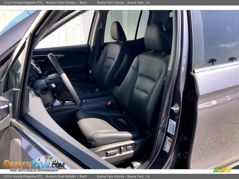 Front Seat of 2019 Honda Ridgeline RTL Photo #26