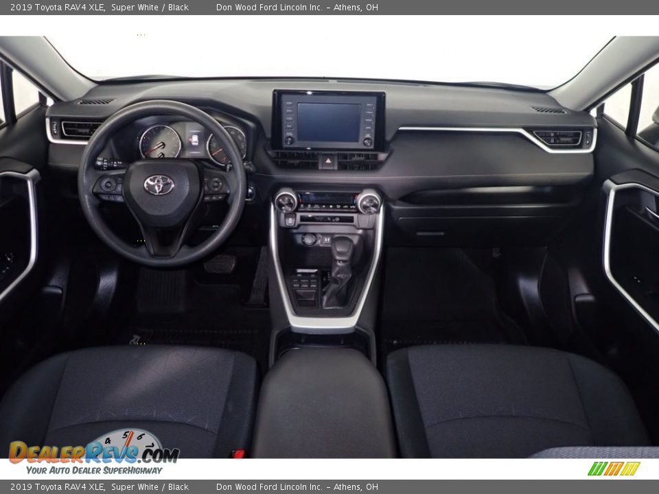 2019 Toyota RAV4 XLE Super White / Black Photo #24