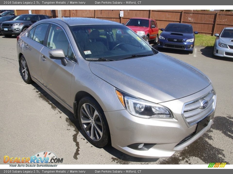 Front 3/4 View of 2016 Subaru Legacy 2.5i Photo #3