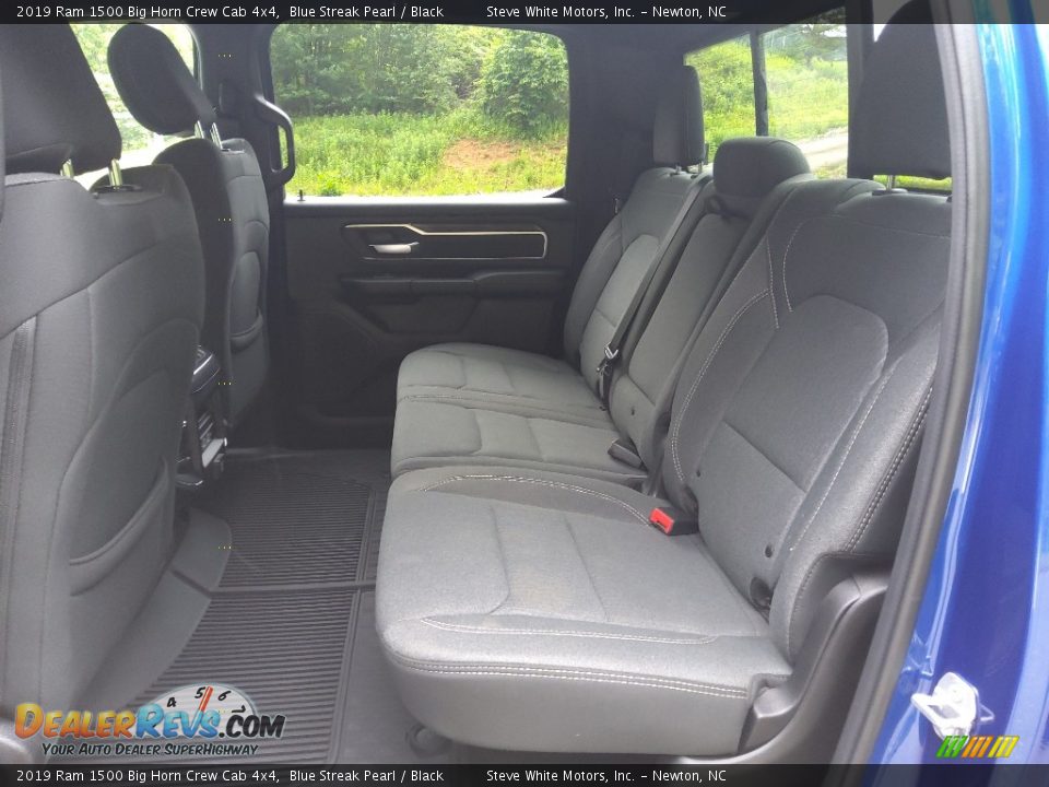 2019 Ram 1500 Big Horn Crew Cab 4x4 Blue Streak Pearl / Black Photo #16