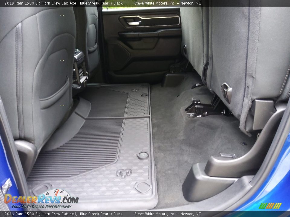 2019 Ram 1500 Big Horn Crew Cab 4x4 Blue Streak Pearl / Black Photo #17