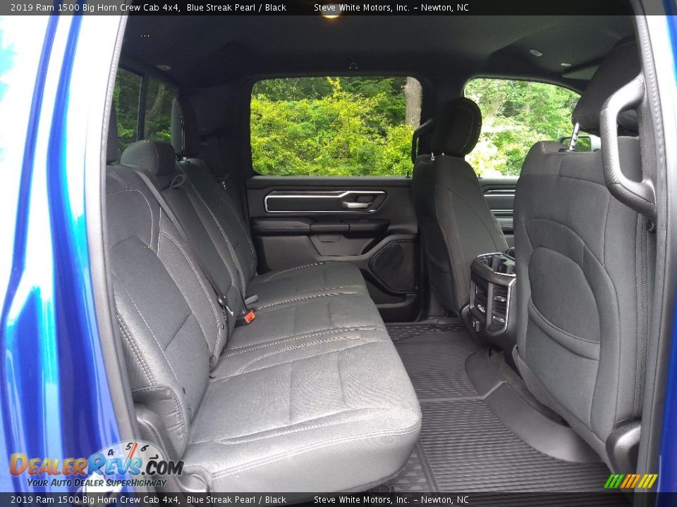 2019 Ram 1500 Big Horn Crew Cab 4x4 Blue Streak Pearl / Black Photo #18
