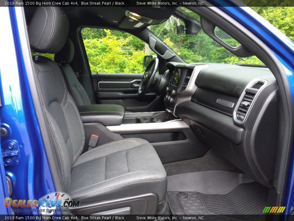2019 Ram 1500 Big Horn Crew Cab 4x4 Blue Streak Pearl / Black Photo #19