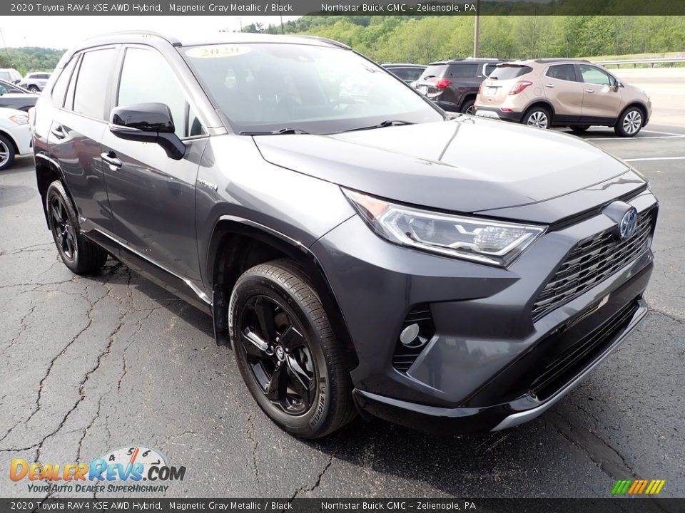 Front 3/4 View of 2020 Toyota RAV4 XSE AWD Hybrid Photo #9