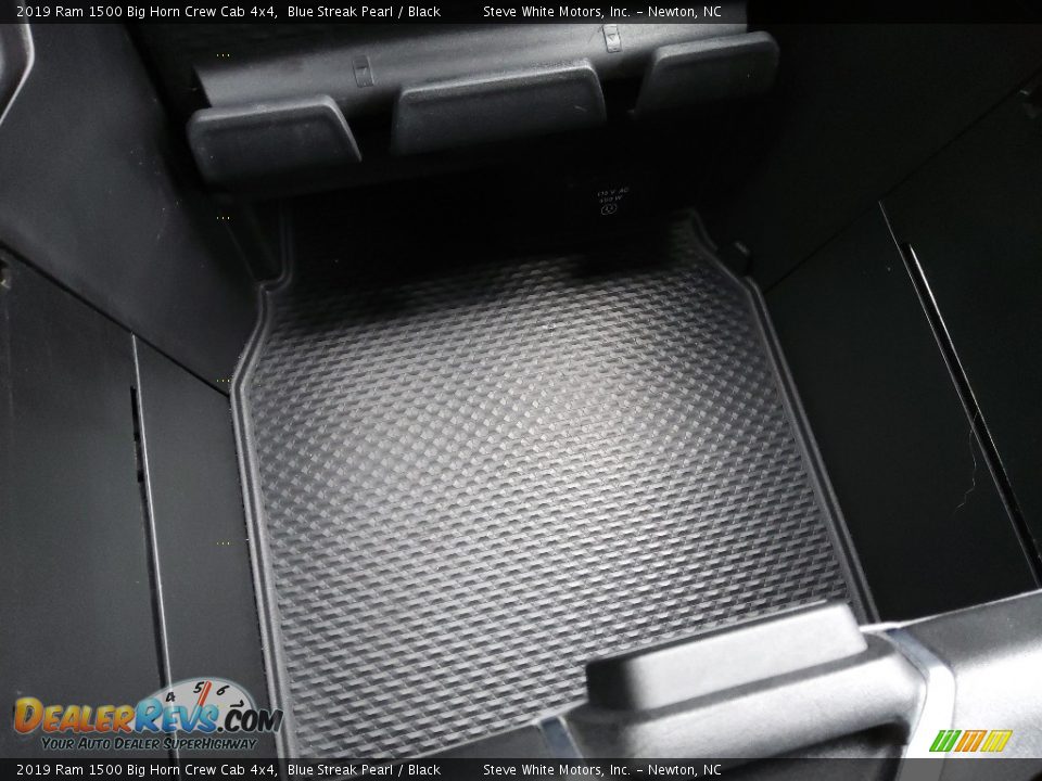 2019 Ram 1500 Big Horn Crew Cab 4x4 Blue Streak Pearl / Black Photo #30
