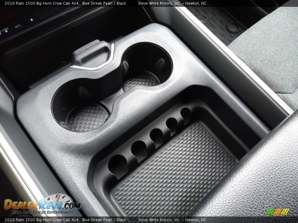 2019 Ram 1500 Big Horn Crew Cab 4x4 Blue Streak Pearl / Black Photo #31