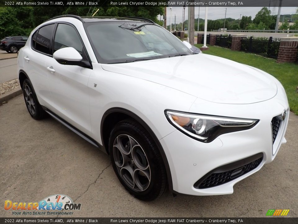 Front 3/4 View of 2022 Alfa Romeo Stelvio Ti AWD Photo #7