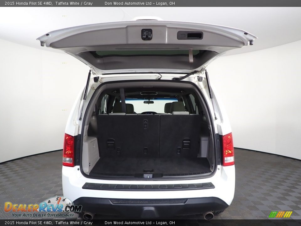 2015 Honda Pilot SE 4WD Taffeta White / Gray Photo #10