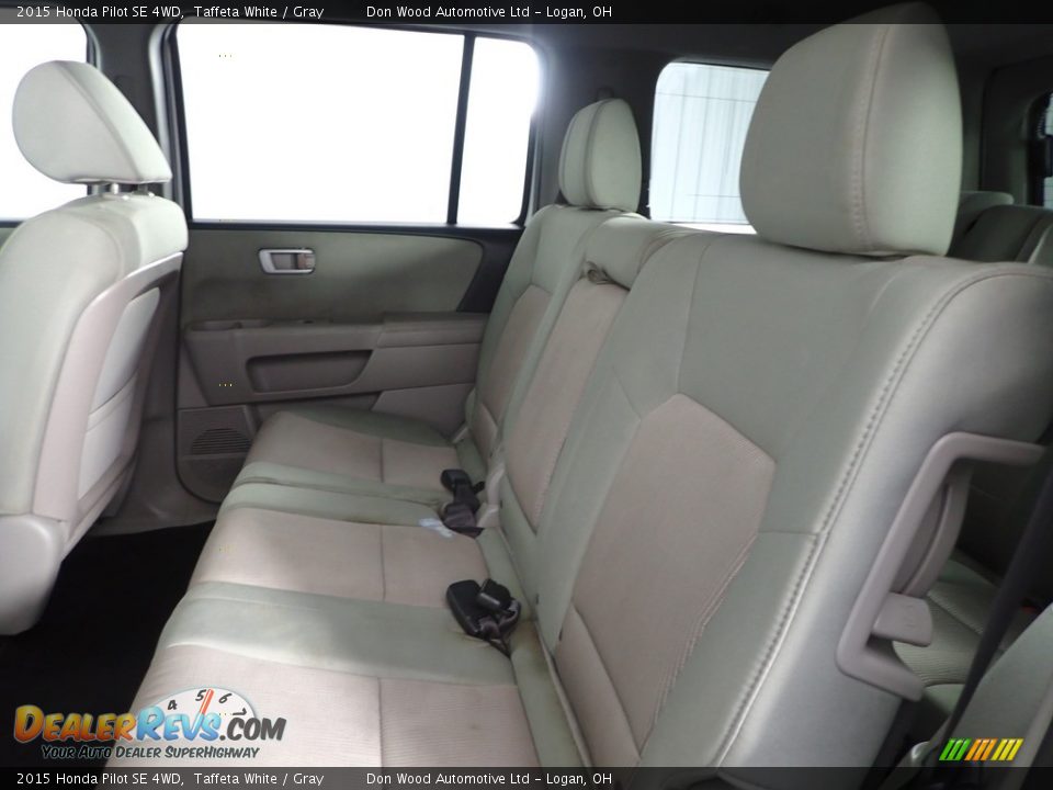 Rear Seat of 2015 Honda Pilot SE 4WD Photo #27