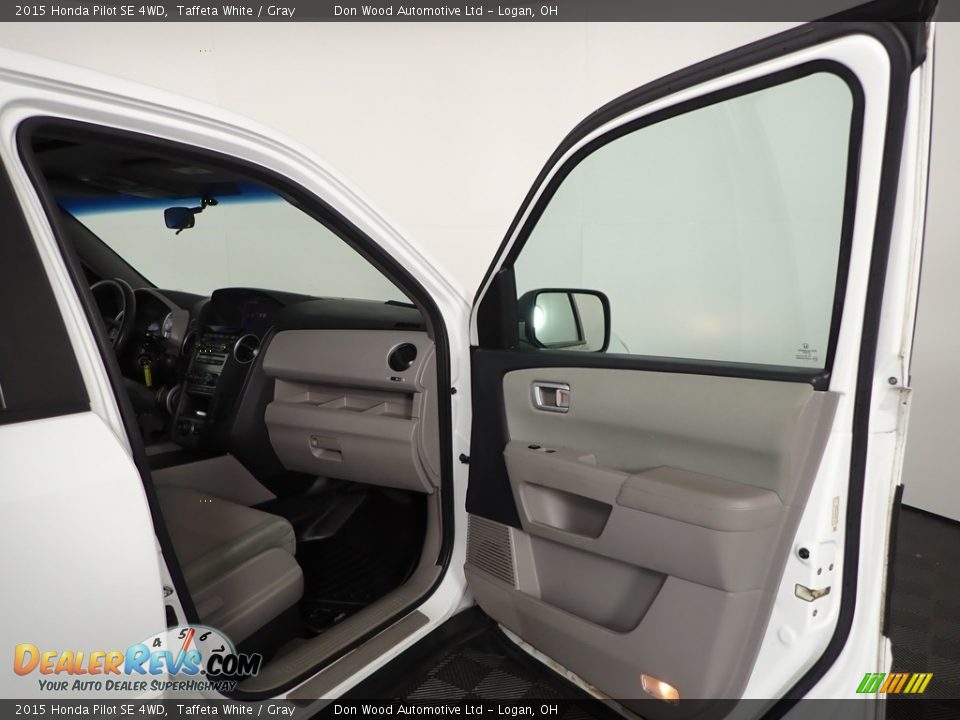 2015 Honda Pilot SE 4WD Taffeta White / Gray Photo #31