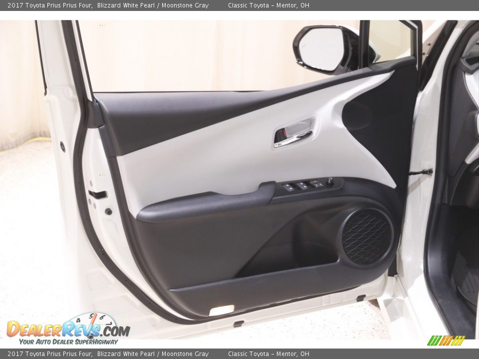 2017 Toyota Prius Prius Four Blizzard White Pearl / Moonstone Gray Photo #4