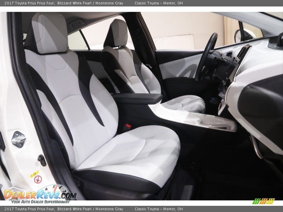2017 Toyota Prius Prius Four Blizzard White Pearl / Moonstone Gray Photo #16