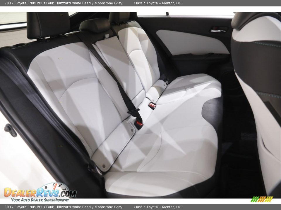 2017 Toyota Prius Prius Four Blizzard White Pearl / Moonstone Gray Photo #17