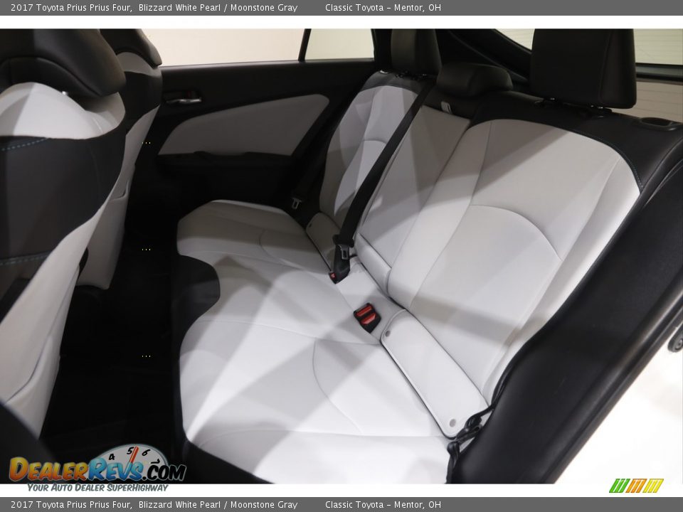 2017 Toyota Prius Prius Four Blizzard White Pearl / Moonstone Gray Photo #18