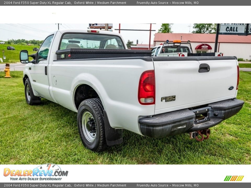 2004 Ford F350 Super Duty XL Regular Cab Oxford White / Medium Parchment Photo #6