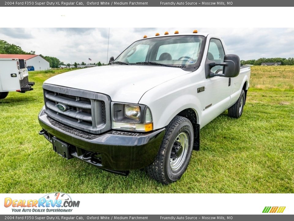 2004 Ford F350 Super Duty XL Regular Cab Oxford White / Medium Parchment Photo #8