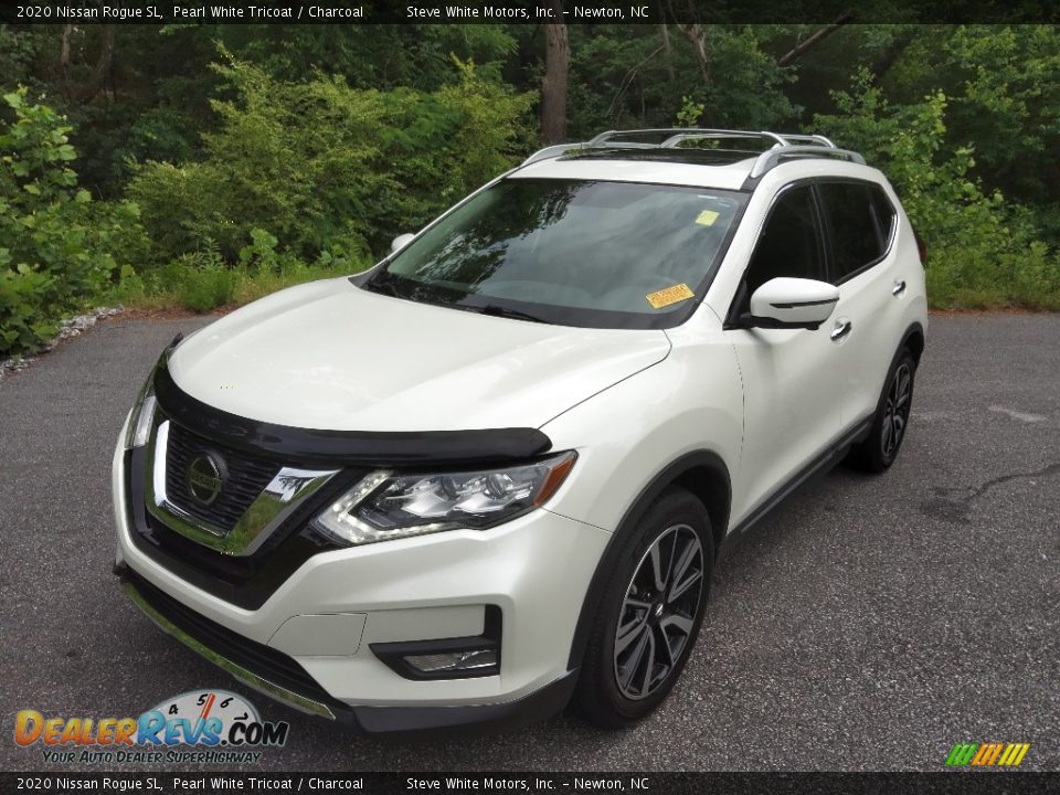 2020 Nissan Rogue SL Pearl White Tricoat / Charcoal Photo #2