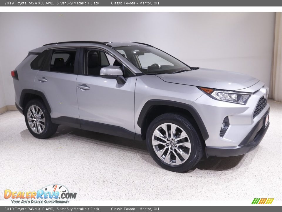 2019 Toyota RAV4 XLE AWD Silver Sky Metallic / Black Photo #1