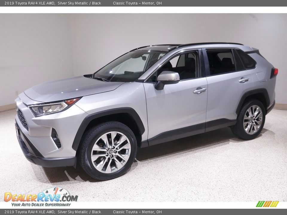 2019 Toyota RAV4 XLE AWD Silver Sky Metallic / Black Photo #3